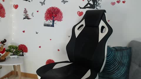 Angel Curl online show from 20, 2, 2025