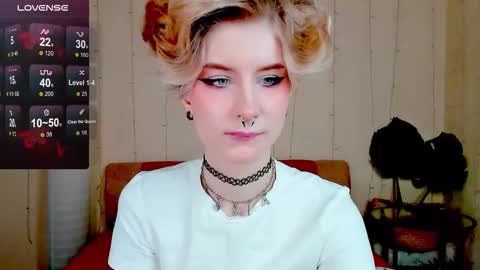 Snapshot of angel_julles chatting on 10, 11, 2025 Angel Dust online show from 10, 11, 2025