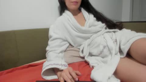 angel_lee__ online show from 17, 12, 2025
