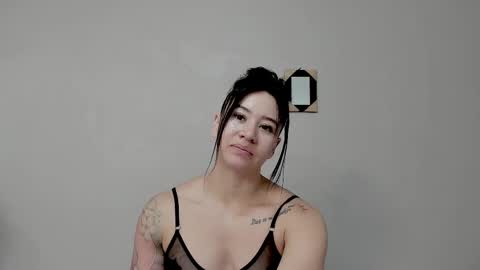 Snapshot of angel_martins chatting on 12, 10, 2025 Angel online show from 12, 10, 2025