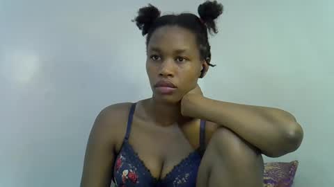 Snapshot of angel_mia5 chatting on 27, 11, 2025 angel_mia5 online show from 27, 11, 2025