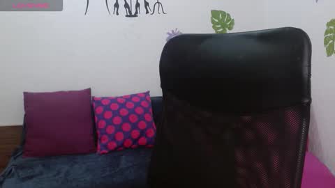 Nayely and Angel online show from 5, 1, 2026