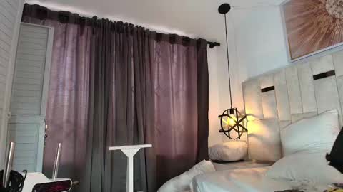 Nicolle  online show from 20, 10, 2025