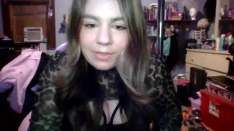 Snapshot of angel_raexx chatting on 19, 11, 2025 Angel online show from 19, 11, 2025
