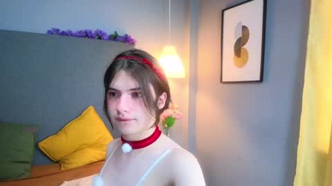 Snapshot of angel_shiny chatting on 2, 2, 2025 Angel online show from 2, 2, 2025