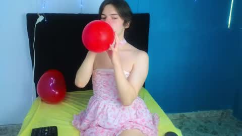 Snapshot of angel_shiny chatting on 14, 2, 2025 Angel online show from 14, 2, 2025