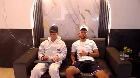 angel_villareal_ online show from 5, 3, 2026