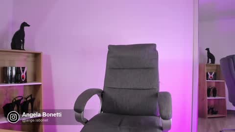 Angela Bonetti online show from 7, 3, 2025