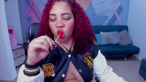 Snapshot of angelacoffee chatting on 5, 12, 2025 Angela online show from 5, 12, 2025