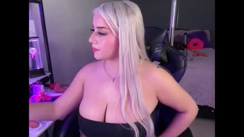 Snapshot of angeladiamondd1 chatting on 29, 1, 2025 angeladiamondd1 online show from 29, 1, 2025