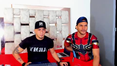 Snapshot of angelandchris chatting on 11, 9, 2025 Angel And Cris online show from 11, 9, 2025
