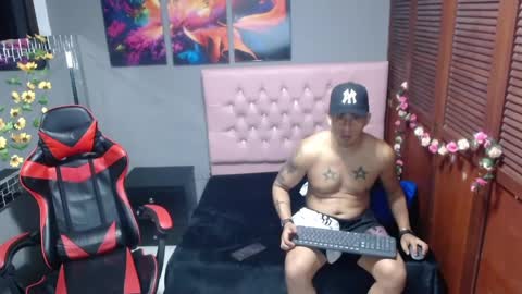 Snapshot of angelandchris chatting on 20, 9, 2025 Angel And Cris online show from 20, 9, 2025
