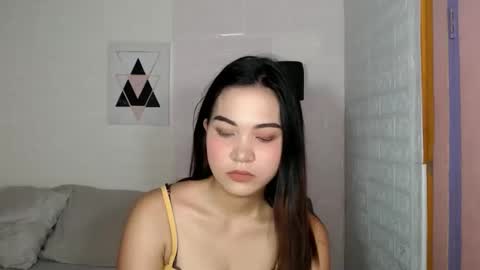 Snapshot of angelavida chatting on 17, 10, 2025 angel- i am new here please do understand that i only get naked on private room thank you online show from 17, 10, 2025