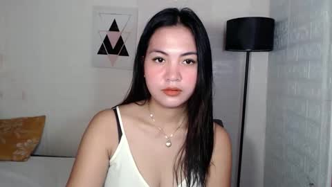 Snapshot of angelavida chatting on 19, 10, 2025 angel- i am new here please do understand that i only get naked on private room thank you online show from 19, 10, 2025