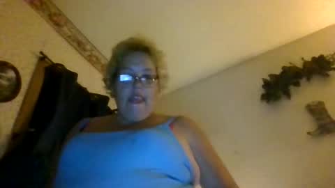 Snapshot of angelbug8820 chatting on 7, 11, 2025 Angelbu online show from 7, 11, 2025