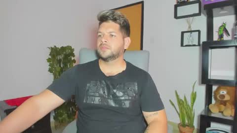 Snapshot of angelcute3 chatting on 11, 10, 2025 angel online show from 11, 10, 2025