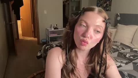 Snapshot of angelgrl444 chatting on 10, 1, 2025 Princess Peach online show from 10, 1, 2025