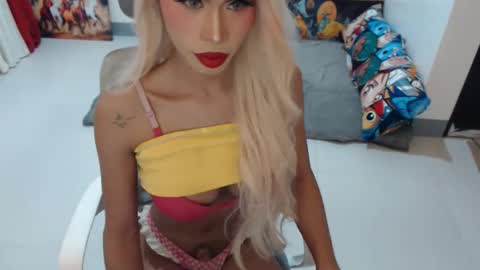 DIVINE ANGEL online show from 20, 12, 2025