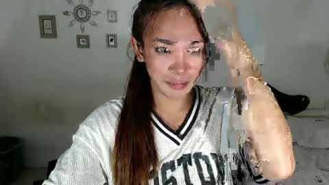 Snapshot of angelic_slutxx chatting on 9, 3, 2025 Yhanna online show from 9, 3, 2025