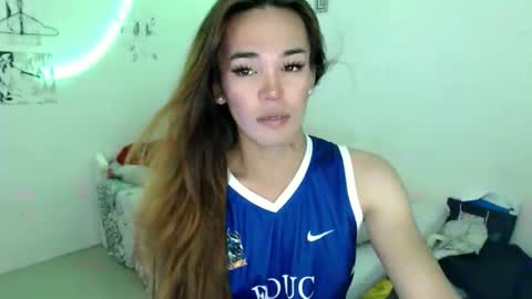Snapshot of angelic_slutxx chatting on 4, 12, 2025 Yhanna online show from 4, 12, 2025