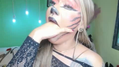 Snapshot of angelina_james_ chatting on 13, 10, 2025 Angelina online show from 13, 10, 2025