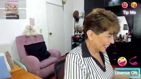 Snapshot of angelina_stone_65 chatting on 5, 11, 2025 Angelina online show from 5, 11, 2025
