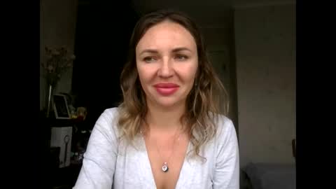 Snapshot of angelinalove28 chatting on 12, 10, 2025 angelinalove28 online show from 12, 10, 2025