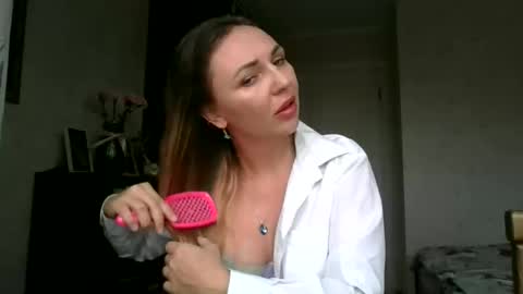 Snapshot of angelinalove28 chatting on 4, 11, 2025 angelinalove28 online show from 4, 11, 2025