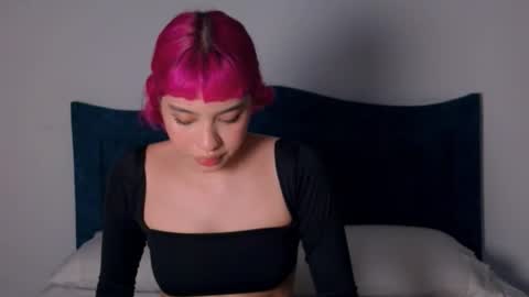 Angelinhaa  online show from 3, 12, 2025