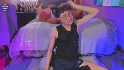 Snapshot of angelito18_twink chatting on 8, 3, 2026 Angel online show from 8, 3, 2026