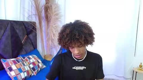 Snapshot of angell18_ chatting on 4, 11, 2025 Angel online show from 4, 11, 2025