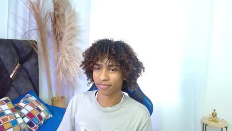 Snapshot of angell18_ chatting on 7, 11, 2025 Angel online show from 7, 11, 2025