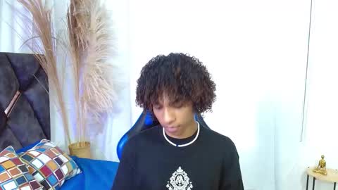 Snapshot of angell18_ chatting on 8, 11, 2025 Angel online show from 8, 11, 2025