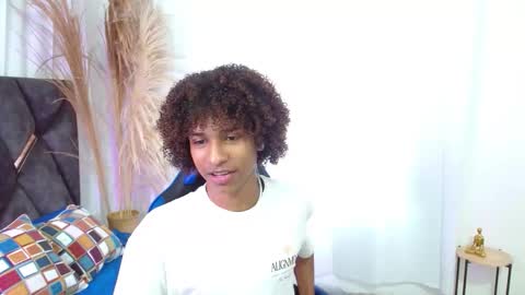 Snapshot of angell18_ chatting on 10, 11, 2025 Angel online show from 10, 11, 2025