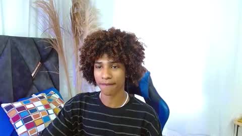 Snapshot of angell18_ chatting on 11, 11, 2025 Angel online show from 11, 11, 2025