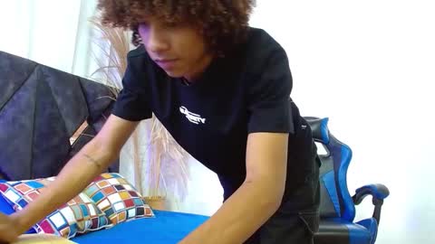 Snapshot of angell18_ chatting on 13, 11, 2025 Angel online show from 13, 11, 2025