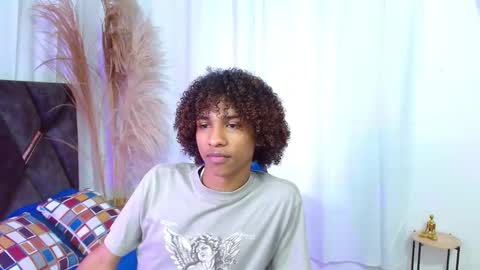 Snapshot of angell18_ chatting on 15, 11, 2025 Angel online show from 15, 11, 2025