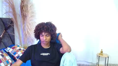 Snapshot of angell18_ chatting on 18, 11, 2025 Angel online show from 18, 11, 2025