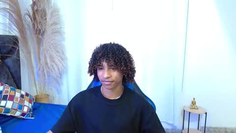 Snapshot of angell18_ chatting on 5, 12, 2025 Angel online show from 5, 12, 2025