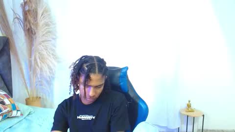 Snapshot of angell18_ chatting on 16, 12, 2025 Angel online show from 16, 12, 2025