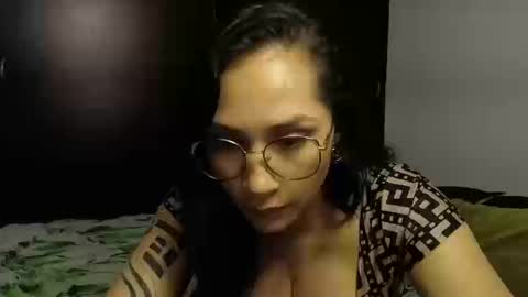 Snapshot of angellaisabella chatting on 17, 10, 2025 ANGELA ISABELLA online show from 17, 10, 2025