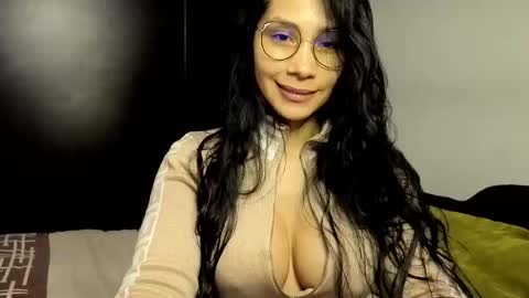 Snapshot of angellaisabella chatting on 16, 11, 2025 ANGELA ISABELLA online show from 16, 11, 2025