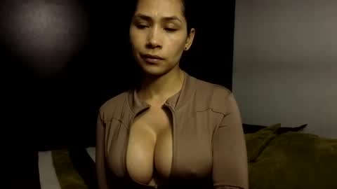  ANGELA ISABELLA  online show from 1, 12, 2025