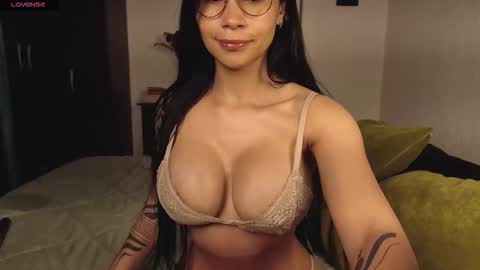 Snapshot of angellaisabella chatting on 18, 3, 2026 ANGELA ISABELLA online show from 18, 3, 2026