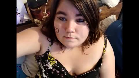 angellove417316 online show from 13, 2, 2025