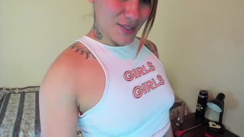 Snapshot of angellys_fit chatting on 18, 10, 2025 Angel online show from 18, 10, 2025
