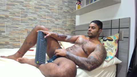 angelo_evans33 online show from 9, 1, 2025