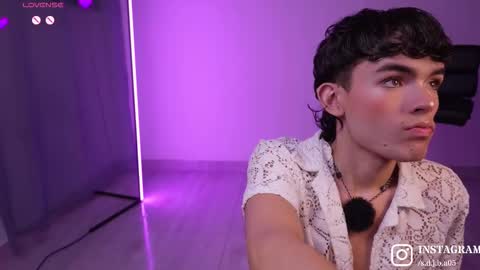 Snapshot of angelocute_ chatting on 5, 3, 2026 Angelo I work from home this is my room online show from 5, 3, 2026