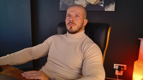 Snapshot of angeloeric chatting on 21, 10, 2025 BlackWolf online show from 21, 10, 2025