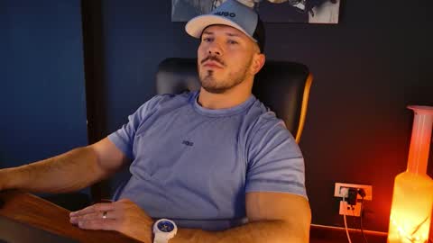 Snapshot of angeloeric chatting on 29, 10, 2025 BlackWolf online show from 29, 10, 2025